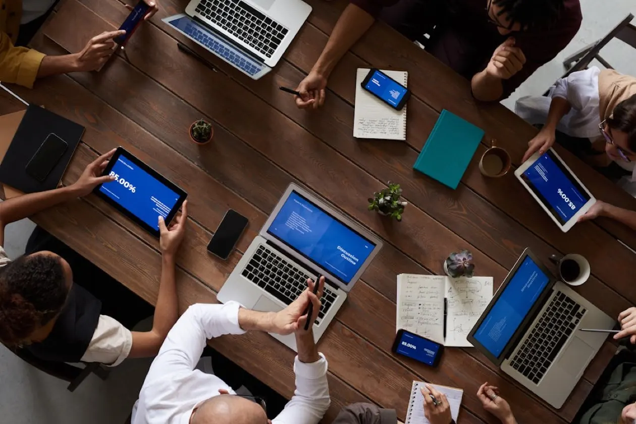 How to Choose a Marketing Agency: The Definitive Guide with Data, Checklists, and Evaluation Criteria [2026]